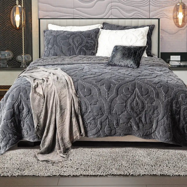 Imagen del producto Set de Edre-Cobertor Boutique Da Vinci Platinum de Regina, con diseño premium y detalles descriptivos