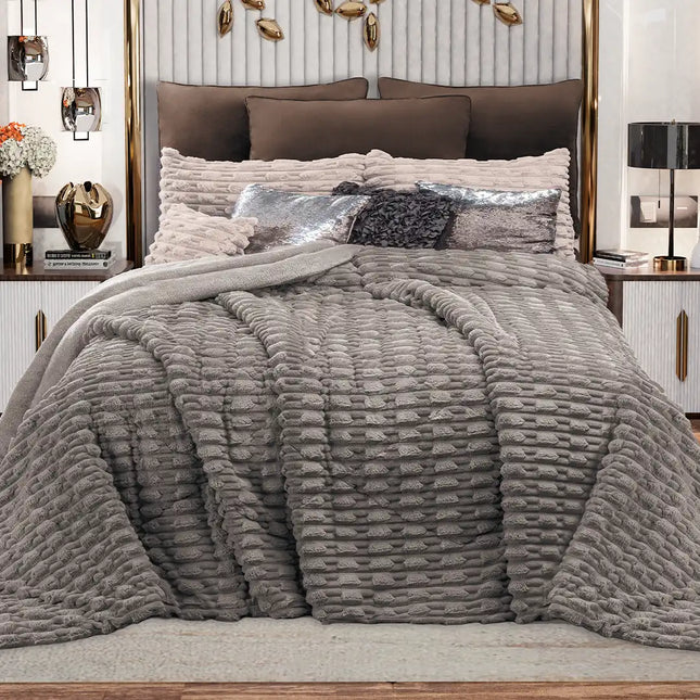 Imagen del producto Edre-Cobertor Boutique Odissey Taupé de Regina, con diseño premium y detalles descriptivos