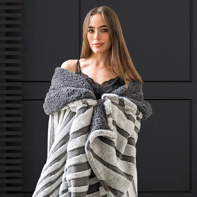 Imagen del producto Cobertor Seducción York de Regina, con diseño premium y detalles descriptivos