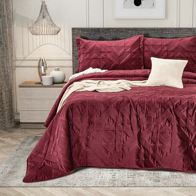 Imagen del producto Set de Edredón Bordado Terciopelo Cameron de Regina, con diseño premium y detalles descriptivos