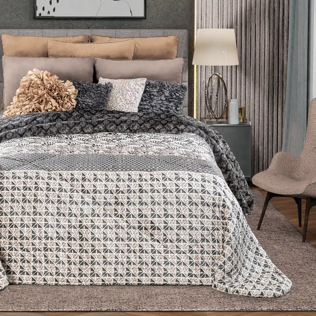 Imagen del producto Edre-Cobertor Nuvó Boston de Regina, con diseño premium y detalles descriptivos